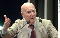 Paulo Duque diz que menino de 5 anos que salvou bebê de incêndio "é um herói nacional"