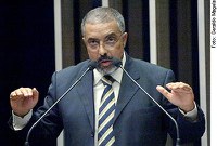 Paim esclarece "mudança" no imposto sindical e reclama do fator previdenciário