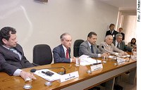 Renan é condenado no Conselho de Ética por sociedade com Lyra e uso de "laranjas"