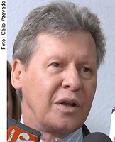 Arthur Virgílio reafirma que não apresentará relatório nesta quarta