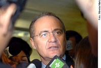 Renan vai esperar definição do calendário de seu processo para tomar decisão sobre licença