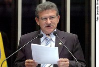 José Nery pede apuração e punição rápidas para caso da jovem presa com homens