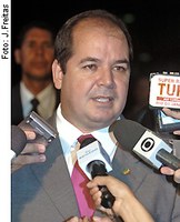 Tião Viana explica por que falou "dane-se"