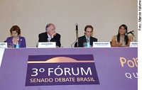 Participantes do Fórum Senado Debate Brasil defendem políticas para a primeira infância