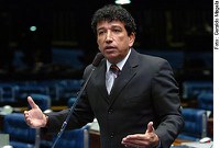 Magno Malta cobra votação na Câmara de projeto contra a pedofilia