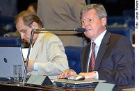 Arthur Virgílio lamenta elogio de Lula a prefeito de Coari, "homem acusado de chefiar uma quadrilha"