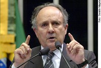 Crise boliviana pode prejudicar o Brasil, ressalta Cristovam Buarque