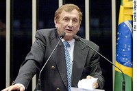 Mão Santa diz que a democracia foi 'a maior conquista da Humanidade'