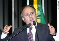 Preocupado com Bolívia, Cristovam quer evitar reconhecimento de países nascidos de guerras separatistas