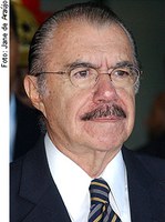 Sarney vê na Constituição algo mais grave que um Frankenstein