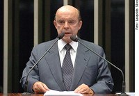 Dornelles homenageia revista Veja