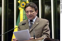 Papaléo cobra ação mais eficaz do governo no combate às drogas