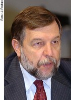 Flávio Arns volta a pedir mais recursos para a educação