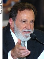 Projeto de Osmar Dias pretende desestimular automedicação