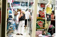 Propostas de Paim e Simon regulamentam profissão de comerciário