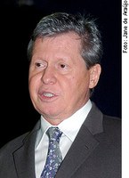 Diante da crise dos mercados, Arthur Virgílio recomenda contenção dos gastos públicos