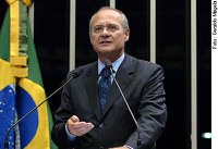 Renan defende "capitalismo ético" e ação conjunta de líderes mundiais para debelar crise nos mercados