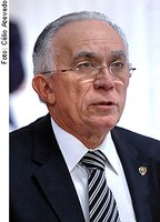 Adelmir Santana: país sentirá impacto da crise financeira no começo de 2009