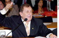 Projeto de Mão Santa institui jornada dupla de trabalho para médico do Poder Judiciário da União