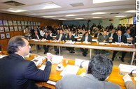 CAE pode votar projeto que reduz o custo de acesso discado à Internet