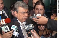 Garibaldi defende prioridade para medidas de combate à crise financeira