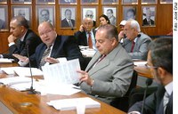 CCJ aprova criação de cadastro nacional de empresas impedidas de contratar com o setor público