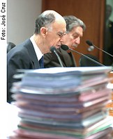 Crise econômica adia votação de proposta que cria novos cargos públicos