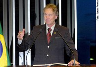 Casildo Maldaner apresenta projeto para evitar bitributação na venda de animais vivos e de material genético