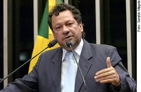 João Pedro pede apoio para projetos que autorizam criação de escolas técnicas no Amazonas