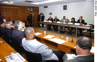 Representantes sindicais e empresários discutem regulamentação da atividade de motorista