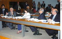 Aprovado projeto que permite preço diferenciado para compras à vista e no cartão