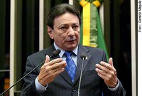 Papaléo Paes diz que a crise econômica já afeta o Brasil