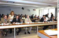 Cyber cafés poderão ter de registrar nomes de usuários