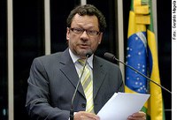 João Pedro recomenda evitar o clima de pânico diante da crise financeira