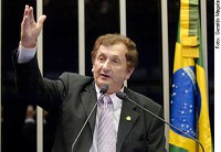 Mão Santa defende que dinheiro do Bolsa Família vá para prefeitos