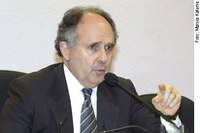 Professor de escola pública poderá receber 14º salário