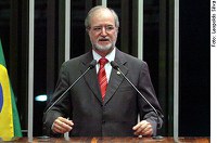 Azeredo pede que imprensa adote auto-regulamentação a respeito da violência