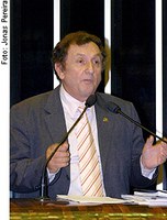 Mão Santa elogia firmeza de Garibaldi