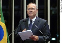 Renan vai pedir a Lula que garanta por MP assistência psicossocial a bombeiros e policiais