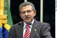 José Nery saúda defensores públicos brasileiros reunidos em congresso nacional