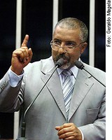 Paim destaca disposição do governo para acabar com fator previdenciário