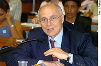 Projeto de Suplicy cria cadastro de devedores de pensões alimentícias