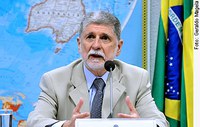 Amorim só tratará de Irã no Senado depois de Lula visitar o Oriente Médio