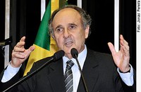 Cristovam diz que Tancredo é exemplo para a juventude