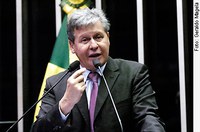 Arthur Virgílio aplaude decisão do TSE de colocar na internet nomes de candidatos processados