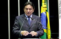 Papaléo lamenta que ainda exista discriminação contra a mulher