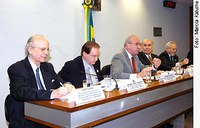 Governo, Anatel e empresas de telecomunicações concordam sobre importância do Plano Nacional de Banda Larga