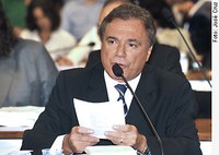 Alvaro Dias quer auditoria para investigar recursos de fundos de pensão na Bancoop