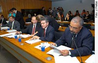 Projeto permite a desempregados sacar recursos do PIS-Pasep