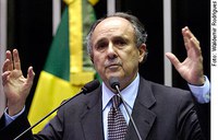 Cristovam diz que brasilienses não devem se envergonhar de comemorar os 50 anos da capital